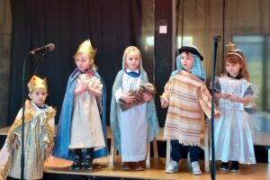 Some of Drumlemble's youngest children helped to tell the nativity story.